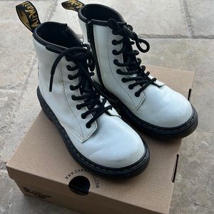 Dr. Martens white kids zip up boots size 1